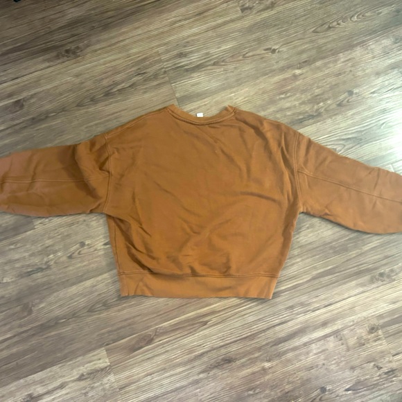Ladies Brown Crewneck Sweater! - Picture 2 of 4